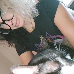 Meet your Posher, Lillyth